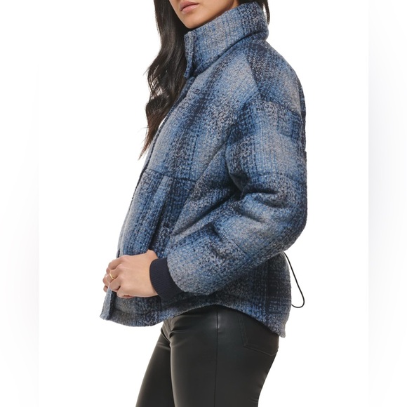 Levi's Women's Cinch Waist Puffer Jacket - Picture 4 of 13